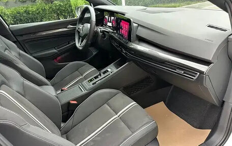 Volkswagen Golf VIII, 2023 год, 2 070 000 рублей, 8 фотография
