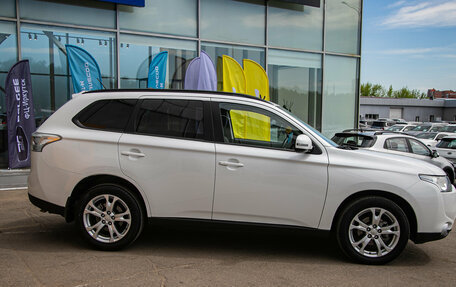 Mitsubishi Outlander III рестайлинг 3, 2013 год, 1 338 000 рублей, 7 фотография