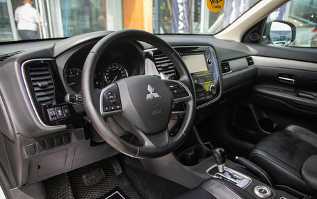 Mitsubishi Outlander III рестайлинг 3, 2013 год, 1 338 000 рублей, 13 фотография