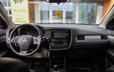 Mitsubishi Outlander III рестайлинг 3, 2013 год, 1 338 000 рублей, 18 фотография