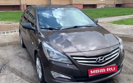 Hyundai Solaris II рестайлинг, 2015 год, 1 050 000 рублей, 3 фотография