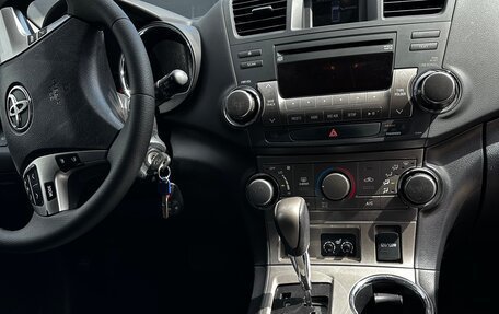Toyota Highlander III, 2011 год, 2 150 000 рублей, 6 фотография