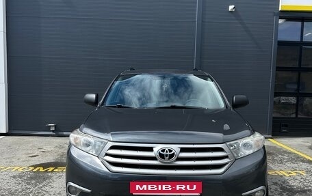Toyota Highlander III, 2011 год, 2 150 000 рублей, 2 фотография