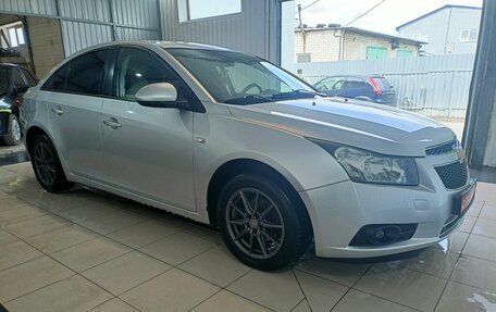 Chevrolet Cruze II, 2010 год, 635 000 рублей, 2 фотография