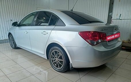 Chevrolet Cruze II, 2010 год, 635 000 рублей, 5 фотография