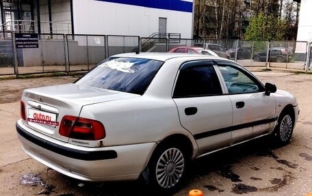 Mitsubishi Carisma I, 2001 год, 120 000 рублей, 4 фотография