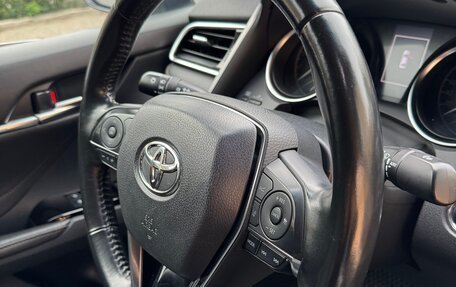 Toyota Camry, 2018 год, 2 400 000 рублей, 4 фотография