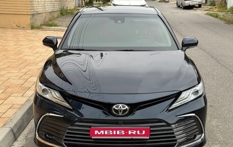 Toyota Camry, 2018 год, 2 400 000 рублей, 2 фотография