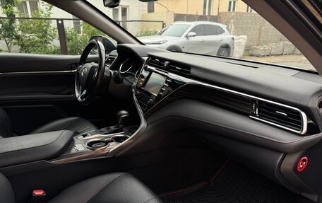 Toyota Camry, 2018 год, 2 400 000 рублей, 7 фотография