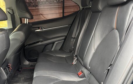 Toyota Camry, 2018 год, 2 400 000 рублей, 10 фотография