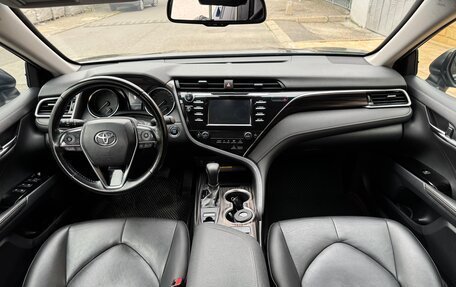 Toyota Camry, 2018 год, 2 400 000 рублей, 11 фотография