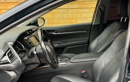 Toyota Camry, 2018 год, 2 400 000 рублей, 14 фотография