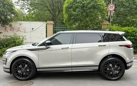 Land Rover Range Rover Evoque II, 2024 год, 4 899 000 рублей, 3 фотография