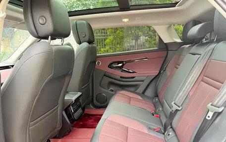 Land Rover Range Rover Evoque II, 2024 год, 4 899 000 рублей, 10 фотография
