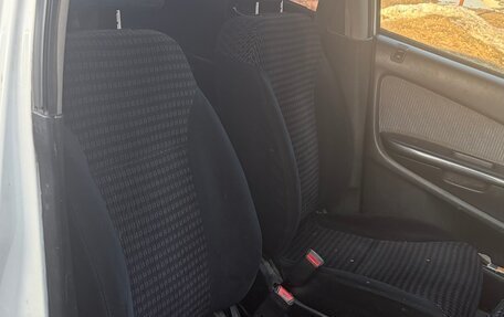 Honda Stream I рестайлинг, 2003 год, 180 000 рублей, 7 фотография