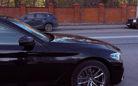 BMW 5 серия, 2018 год, 2 900 000 рублей, 3 фотография
