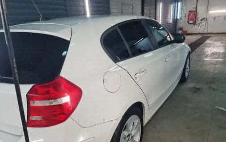 BMW 1 серия, 2010 год, 700 000 рублей, 3 фотография
