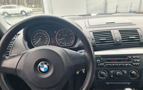 BMW 1 серия, 2010 год, 700 000 рублей, 8 фотография