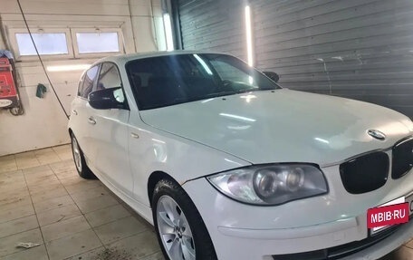 BMW 1 серия, 2010 год, 700 000 рублей, 2 фотография