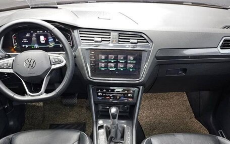 Volkswagen Tiguan II, 2023 год, 3 090 000 рублей, 6 фотография