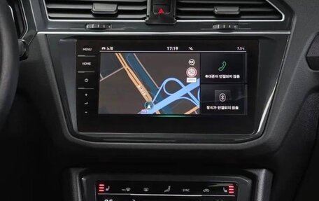 Volkswagen Tiguan II, 2023 год, 3 090 000 рублей, 13 фотография