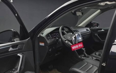 Volkswagen Tiguan II, 2023 год, 3 090 000 рублей, 9 фотография
