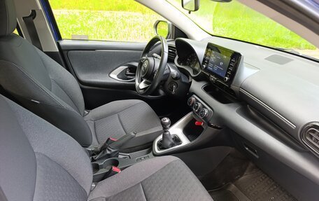 Toyota Yaris, 2022 год, 1 470 000 рублей, 12 фотография