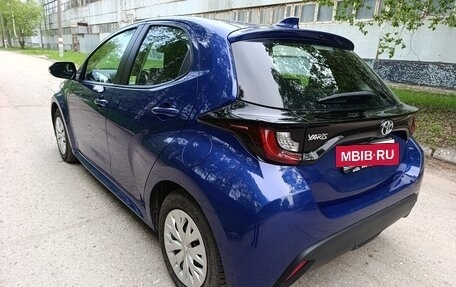 Toyota Yaris, 2022 год, 1 470 000 рублей, 8 фотография