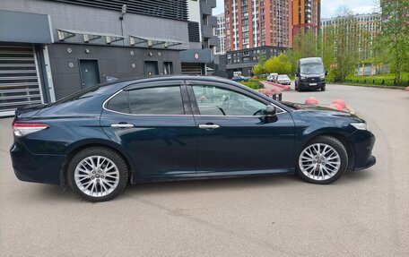 Toyota Camry, 2018 год, 2 100 000 рублей, 4 фотография