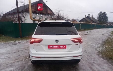 Volkswagen Tiguan II, 2018 год, 2 550 000 рублей, 1 фотография