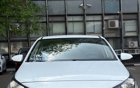 Hyundai Solaris II рестайлинг, 2019 год, 1 000 000 рублей, 1 фотография