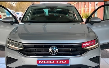 Volkswagen Tiguan II, 2023 год, 3 600 000 рублей, 6 фотография