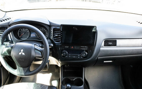Mitsubishi Outlander III рестайлинг 3, 2013 год, 1 349 000 рублей, 5 фотография