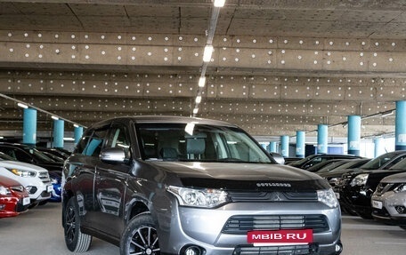 Mitsubishi Outlander III рестайлинг 3, 2013 год, 1 349 000 рублей, 2 фотография