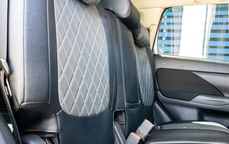 Mitsubishi Outlander III рестайлинг 3, 2013 год, 1 349 000 рублей, 8 фотография
