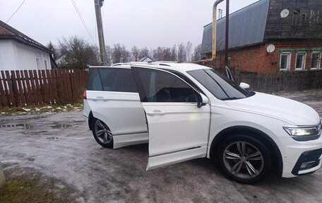 Volkswagen Tiguan II, 2018 год, 2 550 000 рублей, 4 фотография