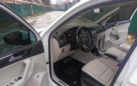 Volkswagen Tiguan II, 2018 год, 2 550 000 рублей, 11 фотография