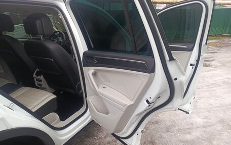 Volkswagen Tiguan II, 2018 год, 2 550 000 рублей, 16 фотография
