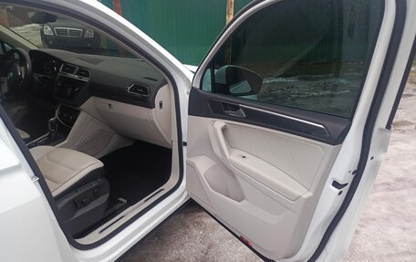 Volkswagen Tiguan II, 2018 год, 2 550 000 рублей, 14 фотография