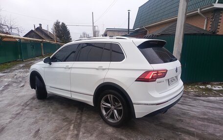 Volkswagen Tiguan II, 2018 год, 2 550 000 рублей, 19 фотография