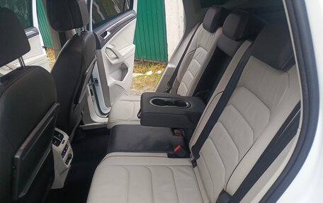 Volkswagen Tiguan II, 2018 год, 2 550 000 рублей, 23 фотография