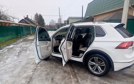 Volkswagen Tiguan II, 2018 год, 2 550 000 рублей, 21 фотография