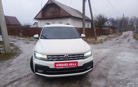 Volkswagen Tiguan II, 2018 год, 2 550 000 рублей, 18 фотография