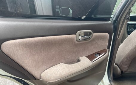 Nissan Laurel VIII, 2001 год, 450 000 рублей, 14 фотография