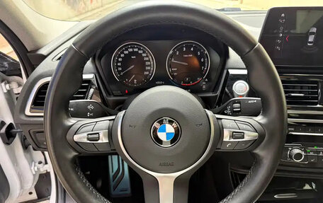 BMW 1 серия, 2022 год, 1 890 000 рублей, 13 фотография