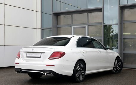 Mercedes-Benz E-Класс, 2018 год, 3 190 000 рублей, 4 фотография