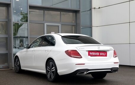 Mercedes-Benz E-Класс, 2018 год, 3 190 000 рублей, 6 фотография