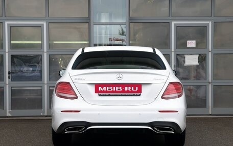 Mercedes-Benz E-Класс, 2018 год, 3 190 000 рублей, 5 фотография