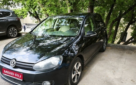 Volkswagen Golf VI, 2011 год, 880 000 рублей, 1 фотография