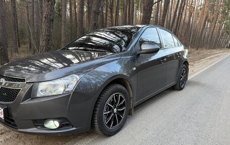 Chevrolet Cruze II, 2010 год, 640 000 рублей, 5 фотография